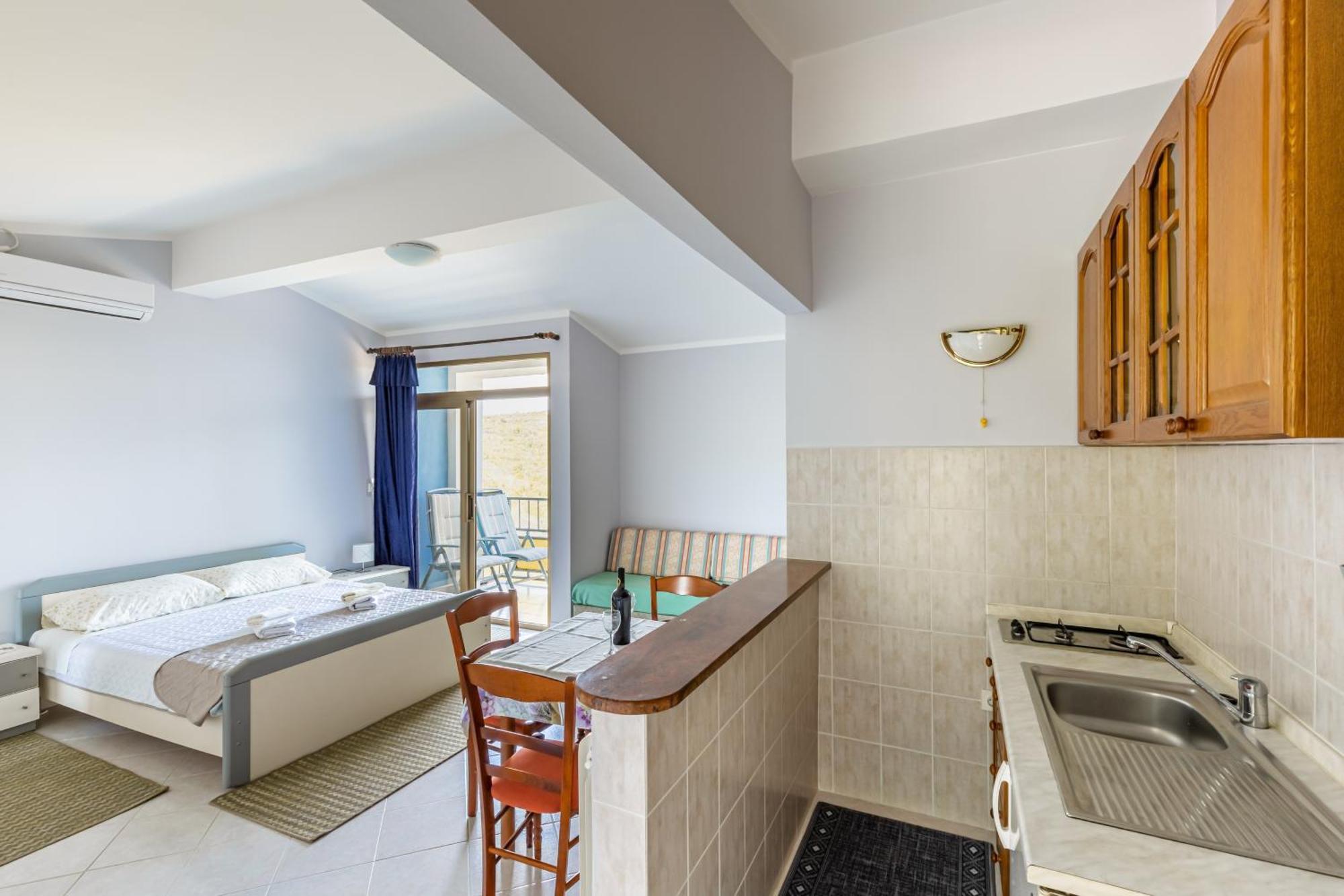 Apartments With A Parking Space Brsec, Opatija - 7796 Martina 客房 照片